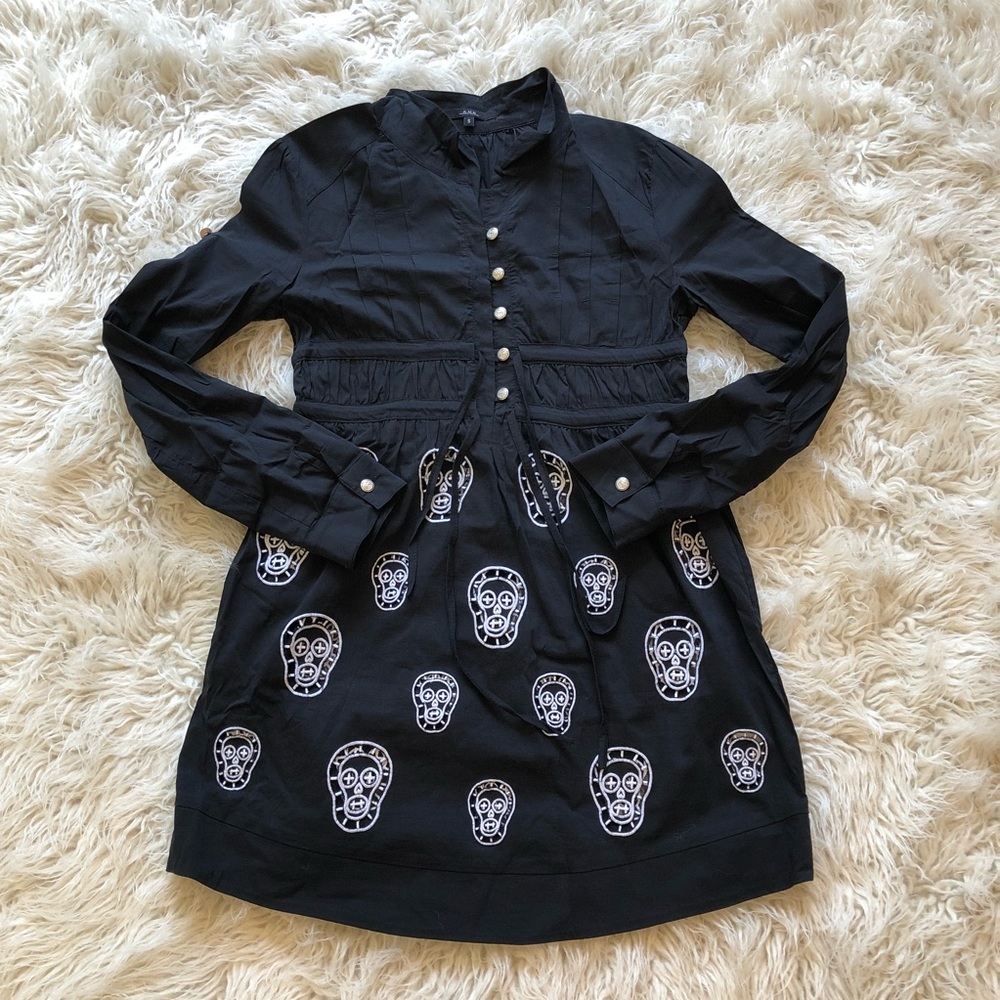 Halloween 🎃 black shirt/ dress with skulls 💀💀💀